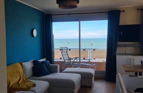Grandcamp-Maisy Apartment | Le Panoramic - 180° sea view & port - Balcony - Elevator - Garage - Waterfront