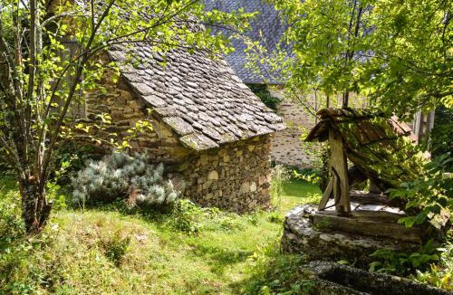 Altillac House | Le Papillon Bleu