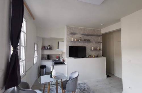 Old Town Apartment | Le Papillon de la Cathédrale