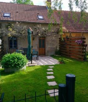 Isserpent House | Le Papillon