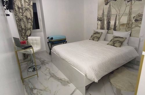 Blaye-les-Mines Bed & Breakfast | Le paradis blanc room completely renovated, in a private environment