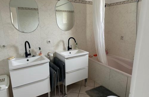 Saint-Cyr-sur-le-Rhone Bed & Breakfast | Le paradis de la Provence