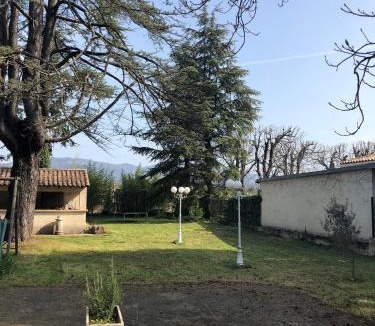 Laroque House | Le Parc aux Cedres