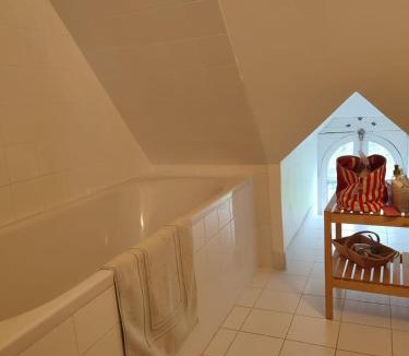 Rosnay House | Le Pas de la Mule