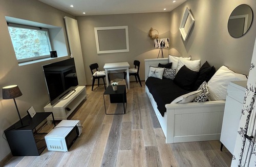 Fleury-en-Biere House | LE Passage Secret