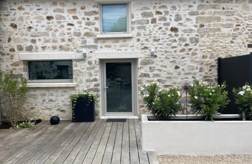 Fleury-en-Biere House | Le Passage Secret