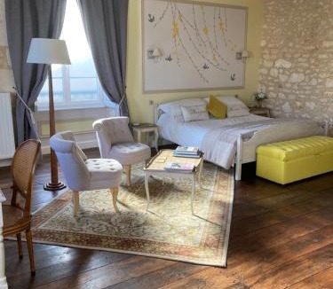 La Tour-Blanche-Cercles Bed & Breakfast | Le Patio Chambres et Tables d'Hôtes