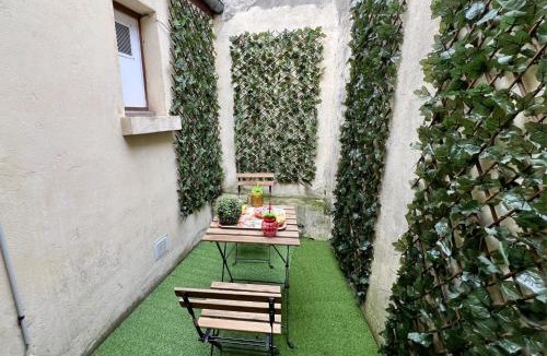 Ardres Apartment | Le Patio d'Ardres - Lac, gare & extérieur privatif