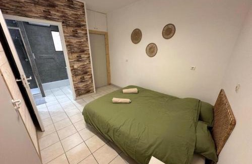 Ardres Apartment | Le Patio d'Ardres - Lac, gare & extérieur privatif