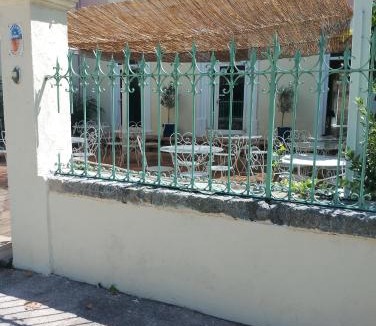 Bollene Bed & Breakfast | Le patio de Fabio