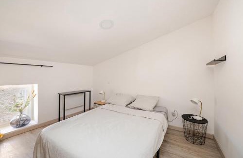 Bagnols-sur-Ceze Apartment | Le Patio de la Cèze
