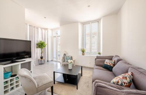 Bagnols-sur-Ceze Apartment | Le Patio de la Cèze