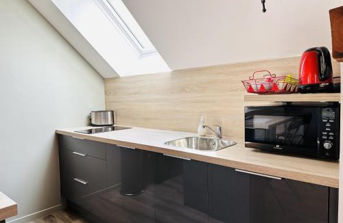 Miroir - Batignolles Apartment | Le Patio de Loiseau