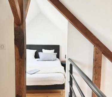 Miroir - Batignolles Apartment | Le Patio de Loiseau