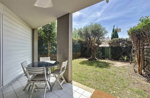 Perols Apartment | Le Patio de Santa Monica, 5 min from sea, 2 stars