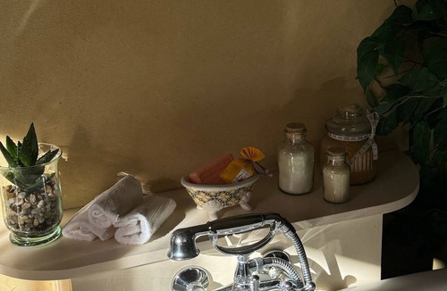 Verzeille Bed & Breakfast | Le Patio des Senteurs