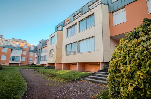Courseulles-sur-Mer Apartment | Le Patio – Escape Near the Sea