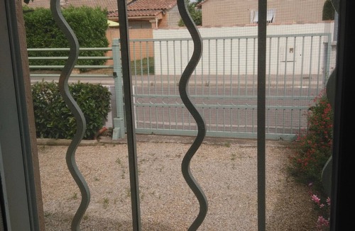 Saint-Martin-de-Crau Cottage | "LE PATIO" GITES FOR TWO PEOPLE WITH POOL