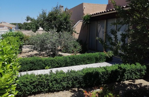 Saint-Martin-de-Crau Cottage | "LE PATIO" GITES FOR TWO PEOPLE WITH POOL