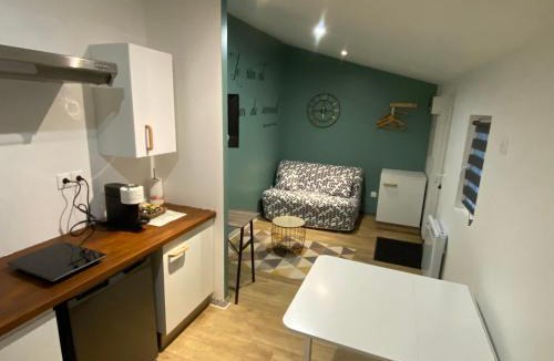 Montbeliard Apartment | LE PATIO Studio-Terrasse Montbeliard-Centre