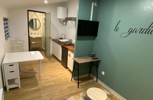 Montbeliard Apartment | LE PATIO Studio-Terrasse Montbeliard-Centre