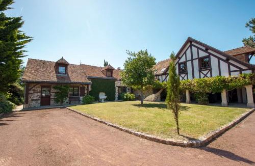 Sarge-les-le-Mans Villa | Le Patis et sa piscine