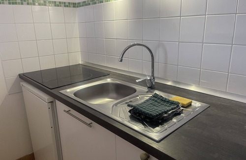 Auxerre Apartment | Le Paul Bert-Apartment-Apartment-Ensuite with Shower-City view