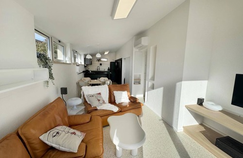 Cahuzac-sur-Vere House | Le Pavillon blanc - CAHUZAC-SUR-VERE