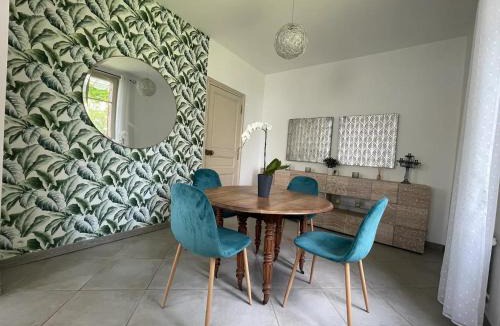 Avrainville House | Le Pavillon de la mare