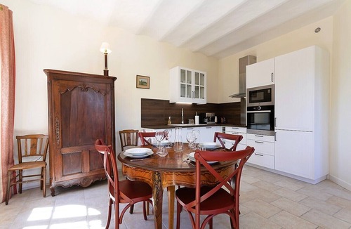 Nazelles-Negron House | Le Pavillon des Tourelles