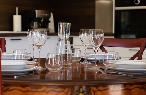 Nazelles-Negron House | Le Pavillon des Tourelles