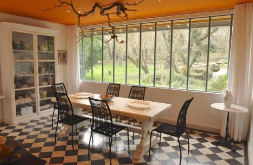 La Brede House | Le Pavillon du Lac