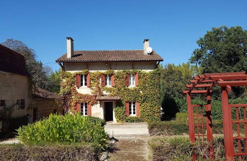 Montignac-de-Lauzun House | Le Pavillon - in the grounds of Château Lescaut