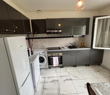 Gien House | Le Pavillon G aillard - Maison de 5 chambres