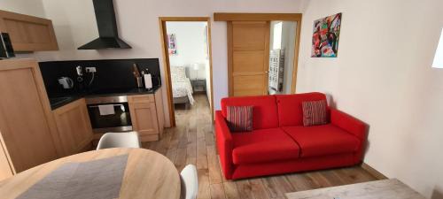 Fleury-les-Aubrais House | "LE PAVILLON" Maisonnette 150 m gare des Aubrais