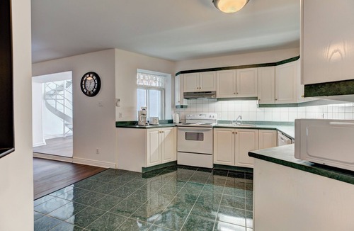 Latin Quarter Apartment | Le penthouse at"Le château"- 2 bedroom condo.