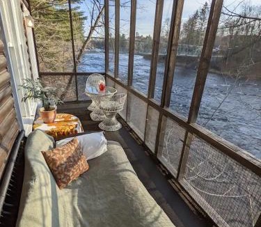 Notre-Dame-des-Prairies Ski Chalet | Le Perché-sur-la-rivière