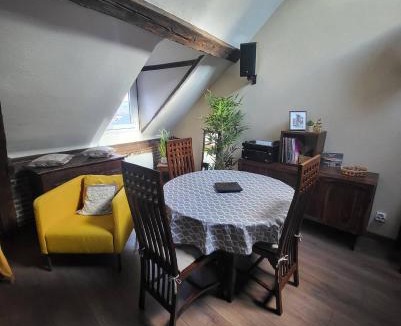 Enclos Apartment | Le perchoir de St-Antoine - Centre historique d'Honfleur avec vue sur le port, jeux, prime, vinyles
