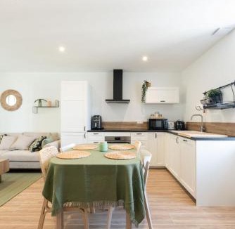 Saint-Victor-la-Coste Apartment | Le perchoir du Castellas