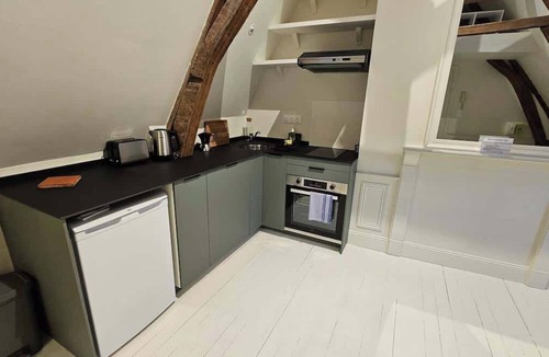 Arras Apartment | Le perchoir, studio avec mezzanine