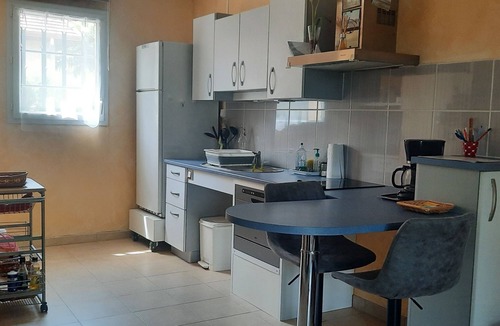 Lescar Apartment | "Le Pesquit" large, fully-equipped 36m2 studio on one level: private terrace.