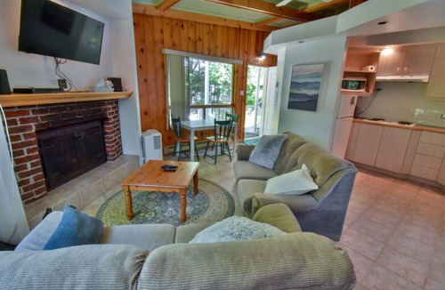 Saint Donat House | Le Petit Loft du boisé - Nature et ski
