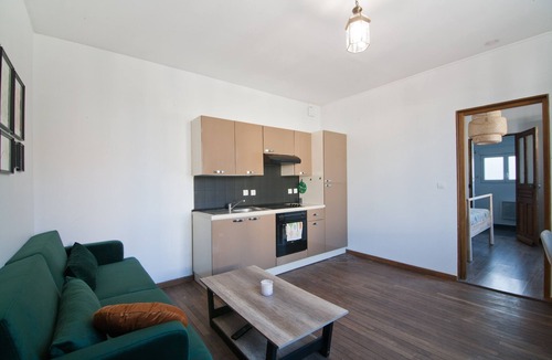 Saint-Andre-les-Vergers Apartment | Le Petit St André - Appt pour 4