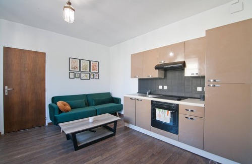 Saint-Andre-les-Vergers Apartment | Le Petit St André - Appt pour 4