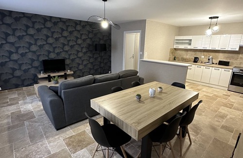 Saint-Laurent-sur-Saone Apartment | Le petit Phuket