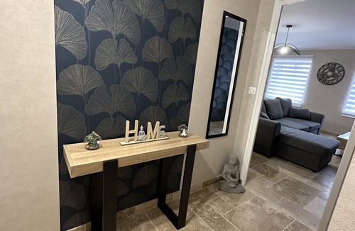 Saint-Laurent-sur-Saone Apartment | Le petit Phuket