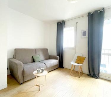 Chartres Apartment | Le Petit 3