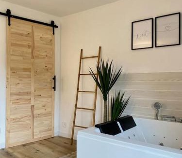 Precy-sous-Thil Apartment | Le petit bain du Logis