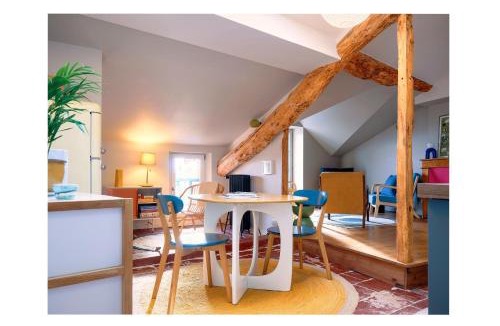 Rabastens Apartment | Le Petit Balcon Bleu