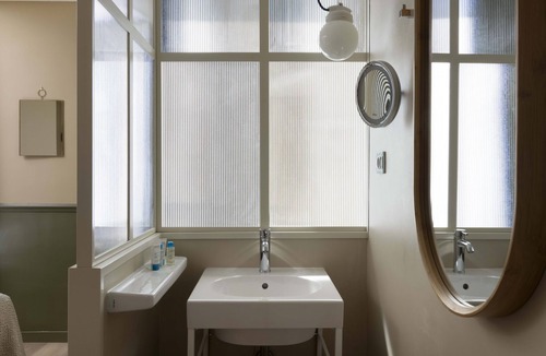 Arsenal Hotel | Le Petit Beaumarchais Hotel & Spa